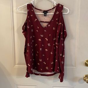 Cold shoulder long sleeved shirt